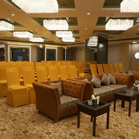 The Royal Class Hotel Gwalior Exterior foto