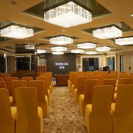 The Royal Class Hotel Gwalior Exterior foto